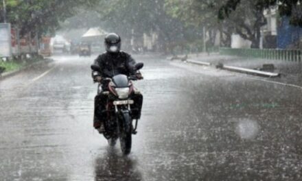 Delhi weather update: Rain disrupts traffic in a number of places