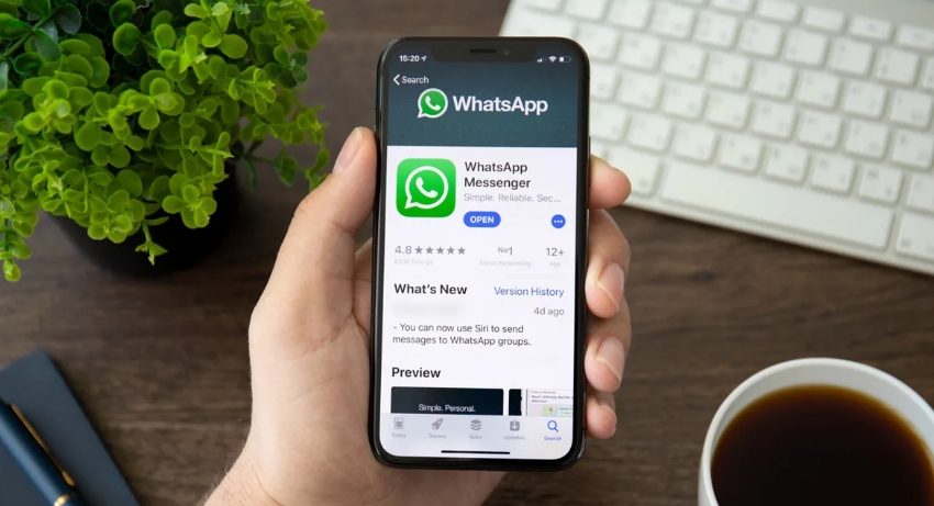 WhatsApp tests an offline file sharing feature on IOS