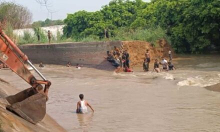 Delhi JJcolony in bawana flooded as the barrage of canal broke.