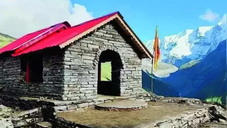 Unauthorized temple constructed at a high altitude on the Uttarakhand glacier; investigation starts