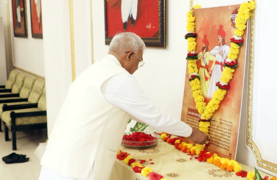 Governor Shri Patel remembers Raja Shankar Shah-Kunwar Raghunath Shah