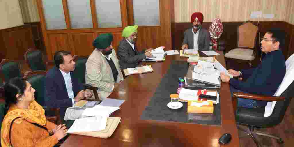 Punjab to Solarize 20,000 Agriculture Pumps for Sustainable Farming