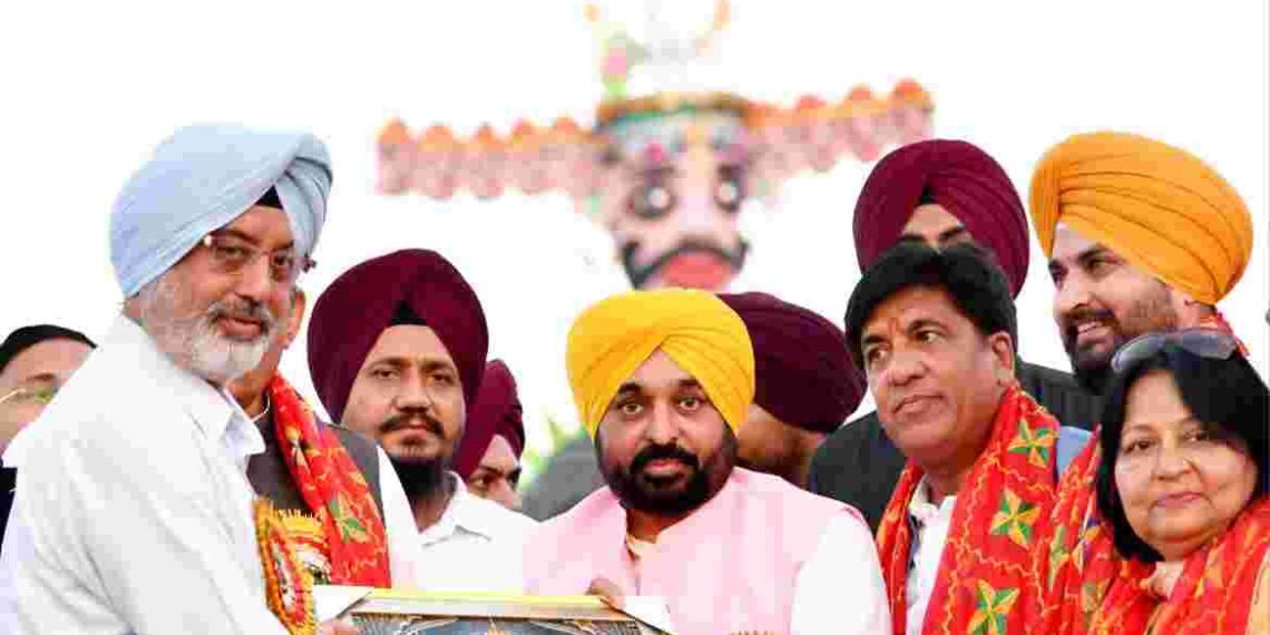 TAKE SOLEMN PLEDGE TO WIPE OUT SOCIAL MALADIES FROM STATE- CM URGES PEOPLE ON DUSSEHRA