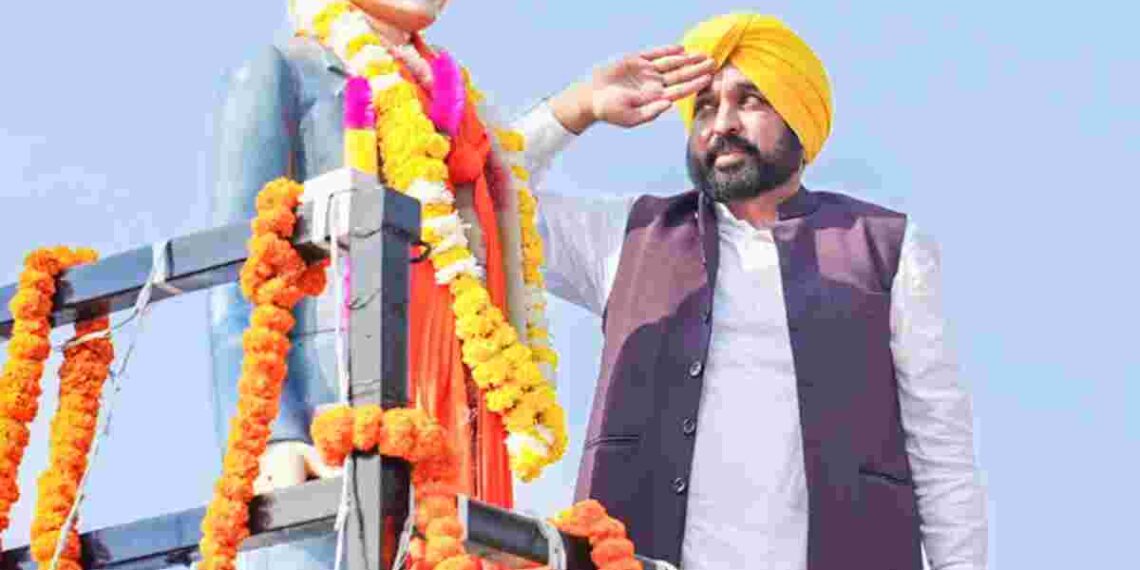 CM LEADS THE STATE TO PAY FLORAL TRIBUTES TO SHAHEED KARTAR SINGH SARABHA ON HIS MARTYRDOM DAY