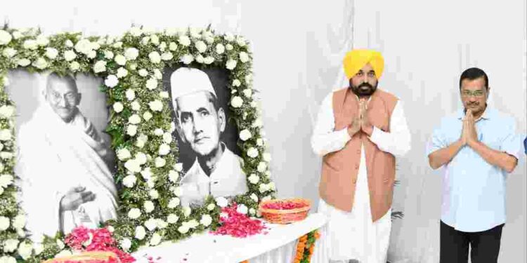 CM PUNJAB AND CM DELHI PAY FLORAL TRIBUTES TO MAHATMA GANDHI AND LAL BAHADUR SHASTRI ON THEIR BIRTH ANNIVERSARIES