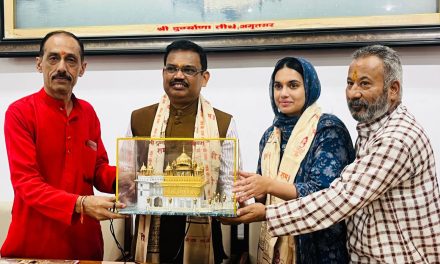 Chief Secretary KAP Sinha pays obeisance at Sri Darbar Sahib and Sri Durgiana Mandir