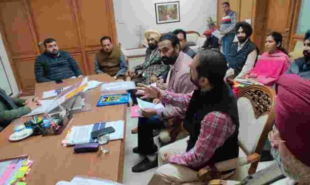 Dr. Baljit Kaur hold meeting with representatives of  Kamboj community