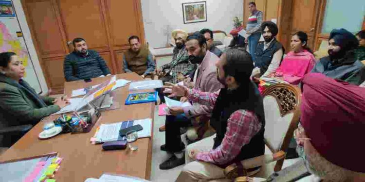 Dr. Baljit Kaur hold meeting with representatives of  Kamboj community