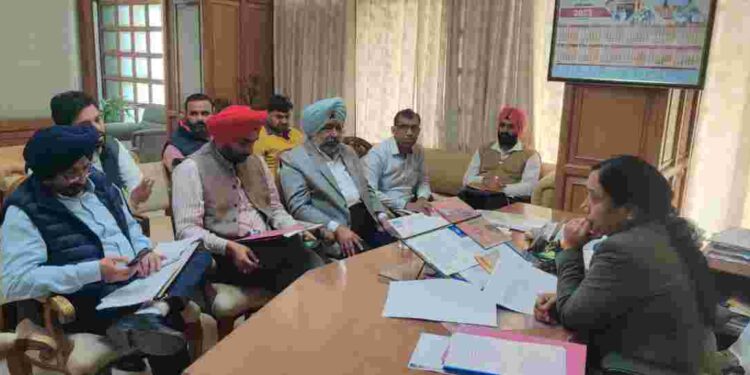 Dr. Baljit Kaur instructed department officials to implement welfare schemes on time after discussing various issues