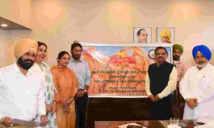 Horticulture Minister S. Chetan Singh Jauramajra honoured the entire dedicated team