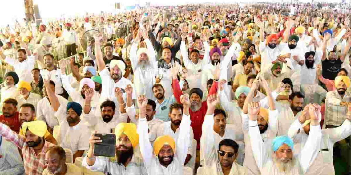 MASS CROWD CONVERGES AT PATIALA DURING RALLY OF BHAGWANT SINGH MANN AND ARVIND KEJRIWAL