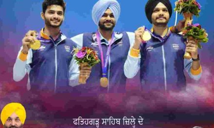 Meet Hayer congratulates Gold Medalist Arjun Cheema