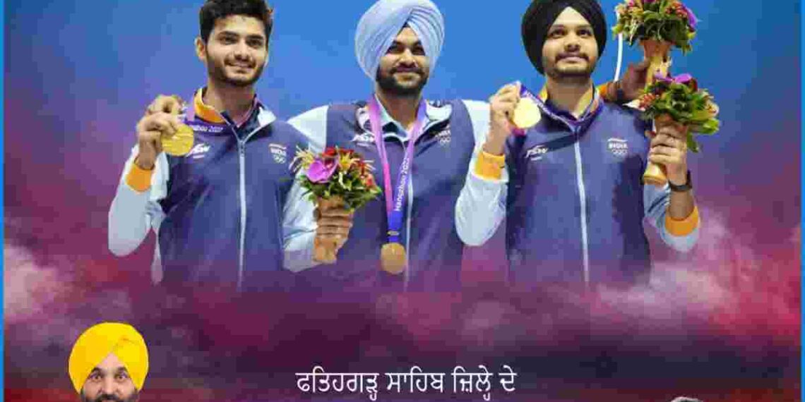 Meet Hayer congratulates Gold Medalist Arjun Cheema