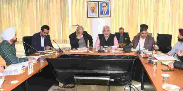 Welfare of Forest workers a priority with State Government: Lal Chand Kataruchak