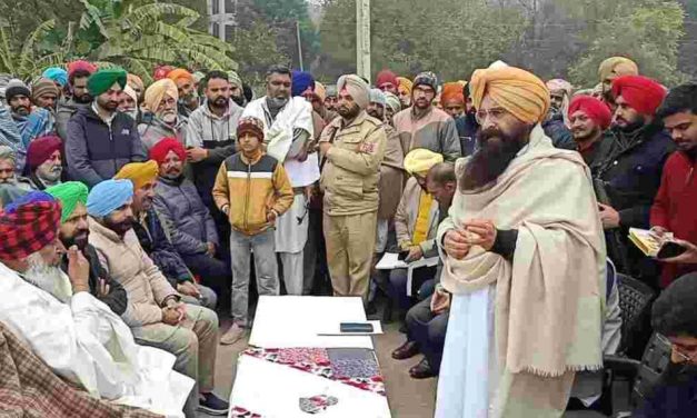 LIVESTOCK DEATHS: GURMEET SINGH KHUDIAN VISITS DISEASE AFFECTED RAIKE KALAN VILLAGE IN BATHINDA