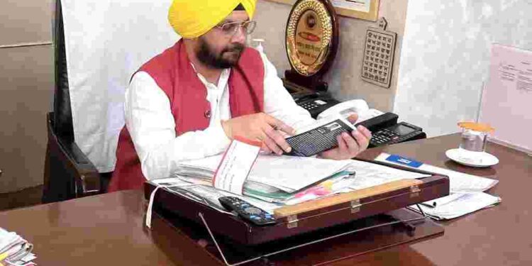 2 PSPCL clerks suspended for Rs 2.74 lakh scam – Harbhajan Singh ETO