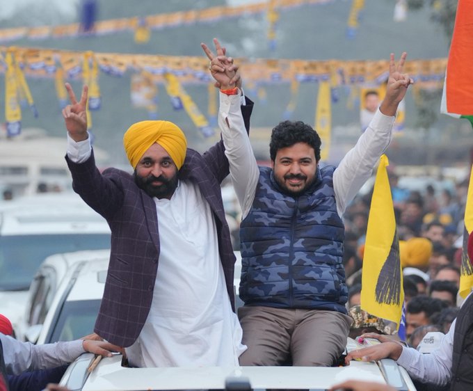 Punjab CM Bhagwant Mann Leads Vibrant Roadshow in Rajinder Nagar Ahead of Delhi Elections