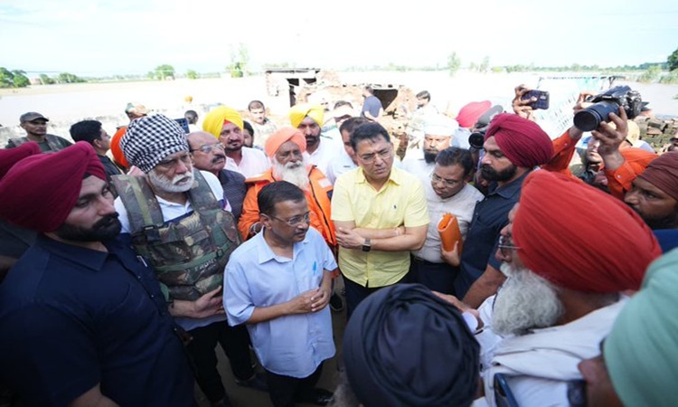 Punjab Floods 2025: Arvind Kejriwal Reviews Relief Efforts