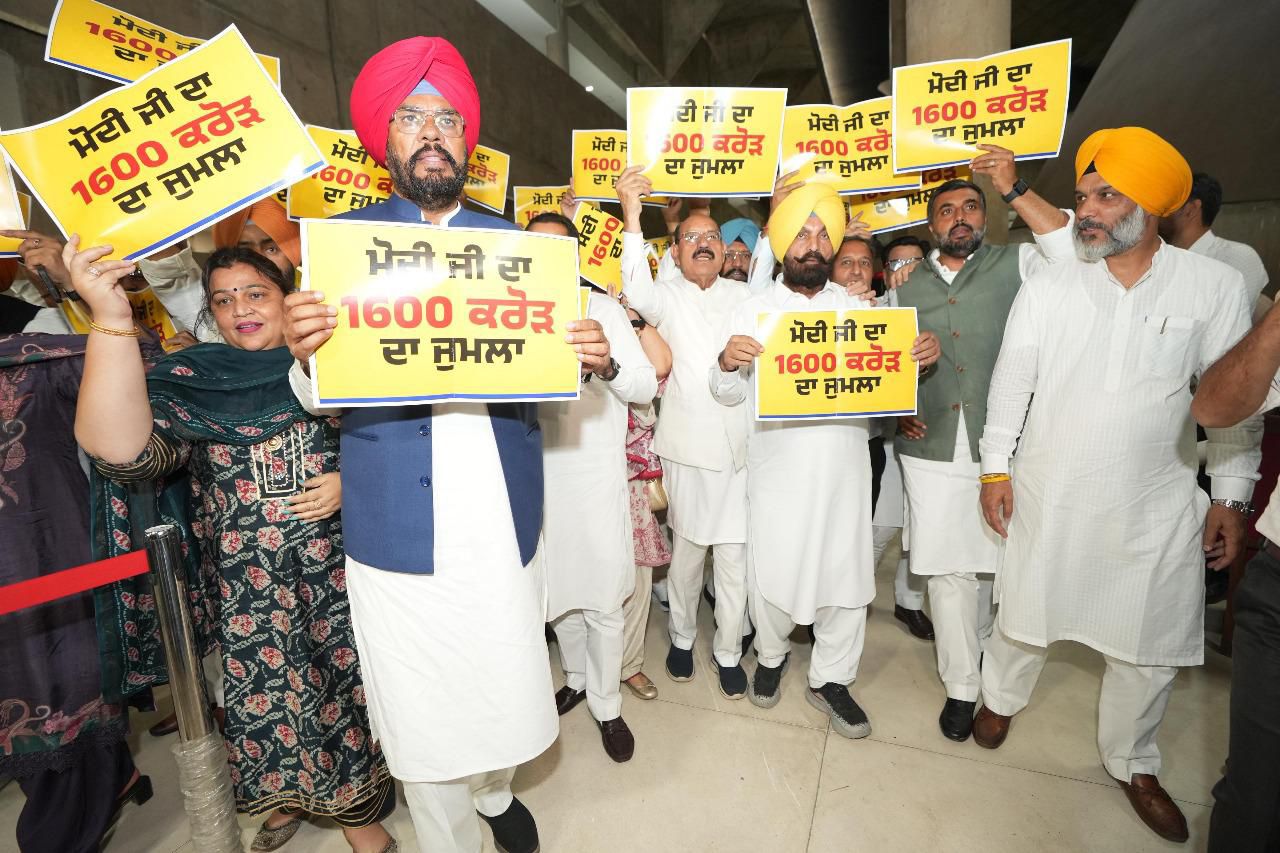 Punjab Govt Stages Assembly Protest, Calls Centre’s ₹1,600 Cr Relief Package a ‘Jumla’, Says Not a Single Rupee Received