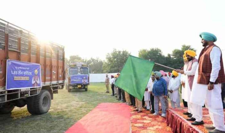 CM Mann Stands Shoulder-to-Shoulder with Flood-Devastated Farmers, Flagged Off 7 Trucks