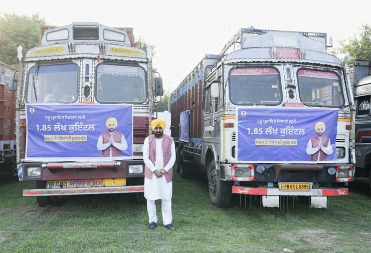 CM Mann Stands Shoulder-to-Shoulder with Flood-Devastated Farmers, Flagged Off 7 Trucks