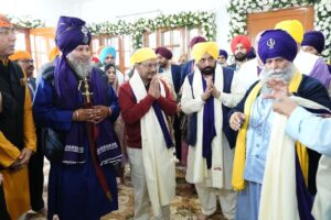 Bhagwant Mann and Arvind Kejriwal joined the Sangat to pray for the progress of Punjab and the prosperity of its people.