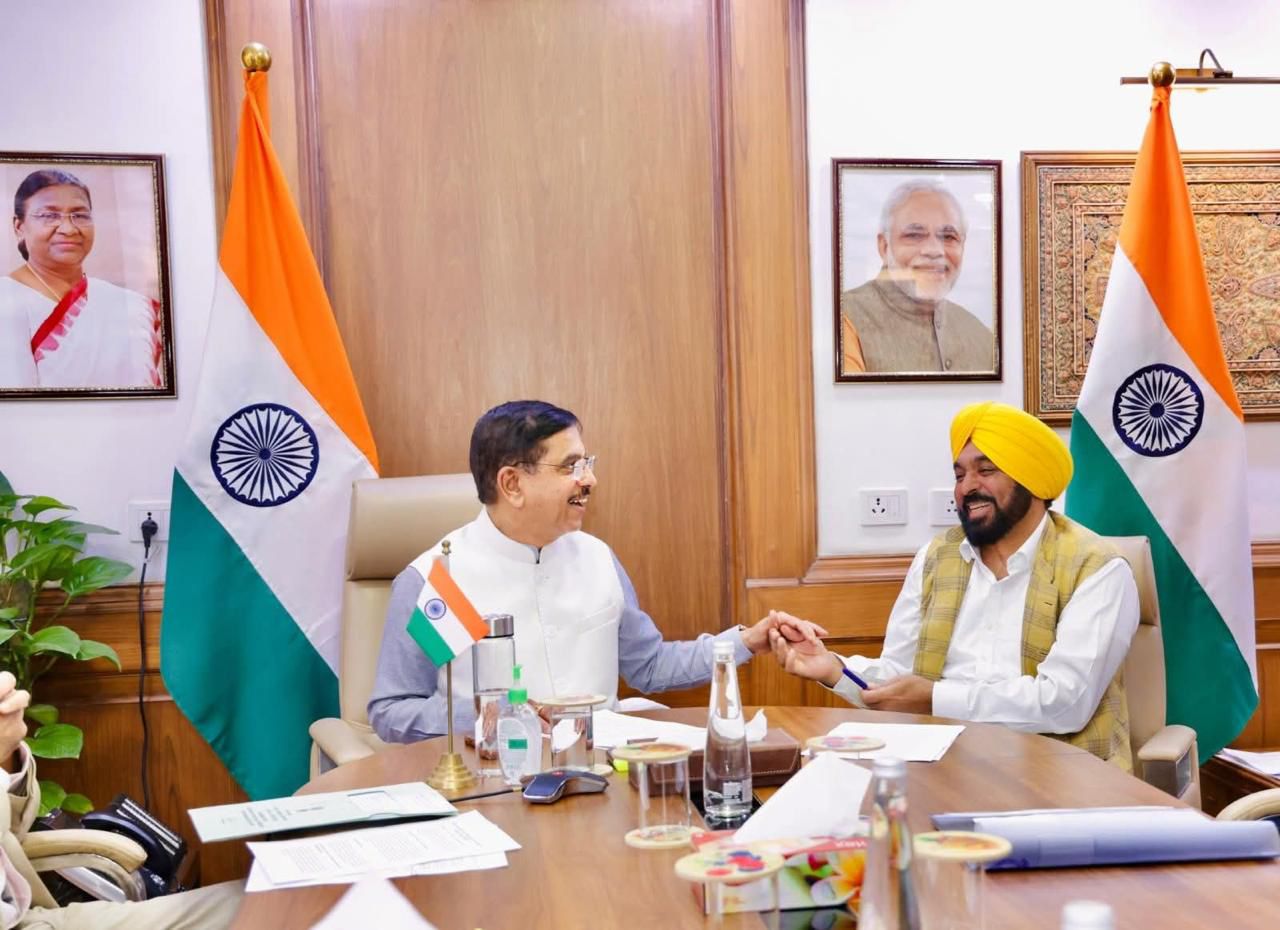 Big relief for farmers; Special trains to be run to lift 155 lakh metric tonnes of rice & wheat lying in FCI godowns in Punjab Says CM Bhagwant Singh Mann