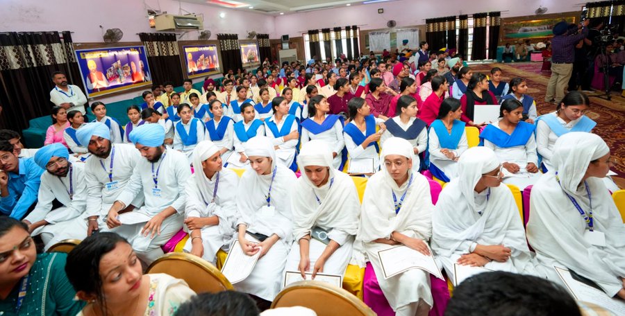 How Punjab Government Schools are Turning Class 12 Students Into Young CEOs