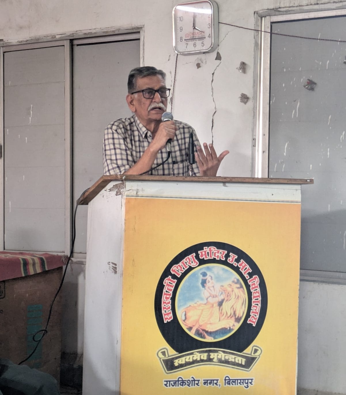 Dr Jogender Parihar addressing the geathering