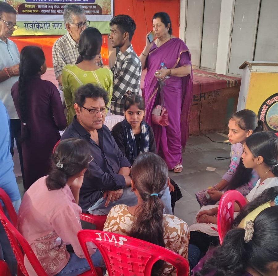 Mentors Speaking with the Mentees
